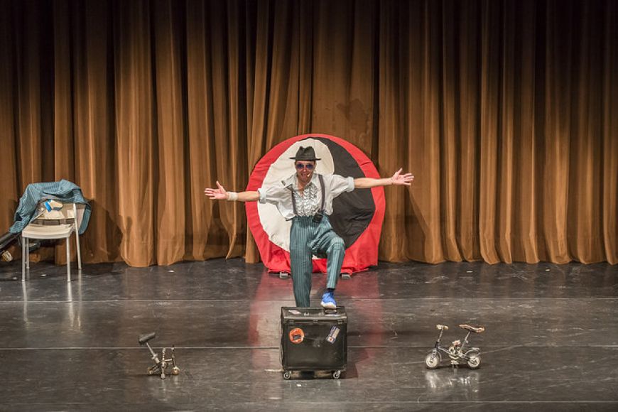 El professor Karoli presenta “Karoli, l’home roda”