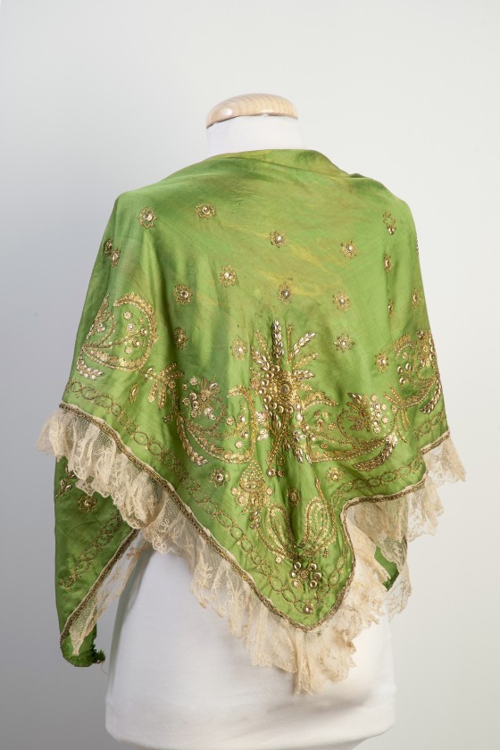 Mocador d'espatlles de sarja de seda verda (1800-1815)