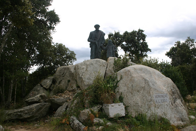 Monument a l'exili la vajol 3