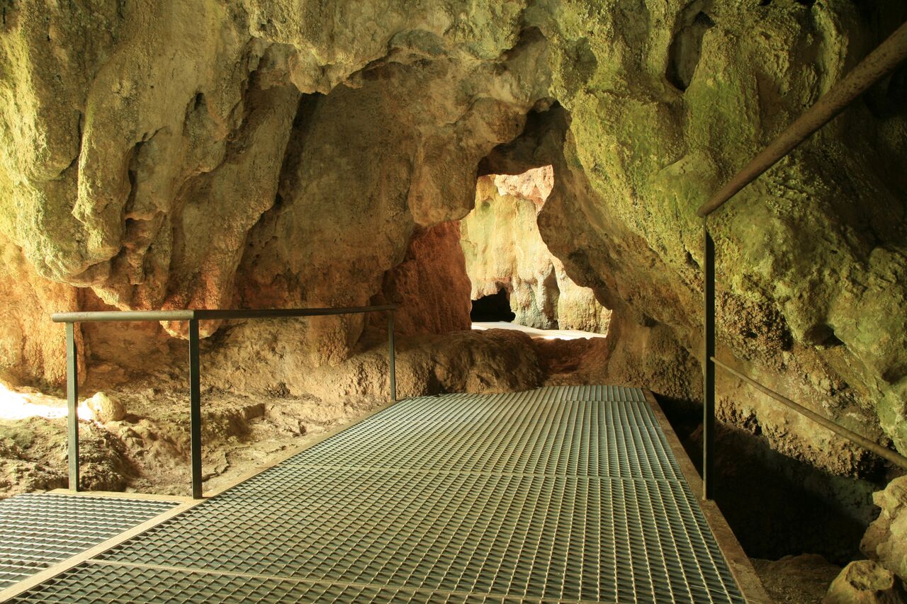 Parc de les Coves Prehistòriques