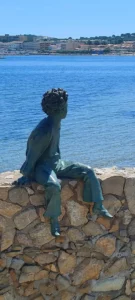 escultura del petit princep de escala